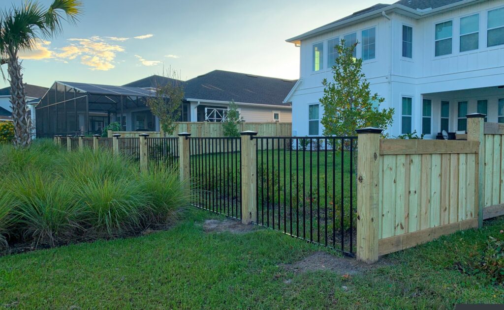 Florida Outdoor Products - Harmonizing Fence Styles: Wood and Aluminum Fusion